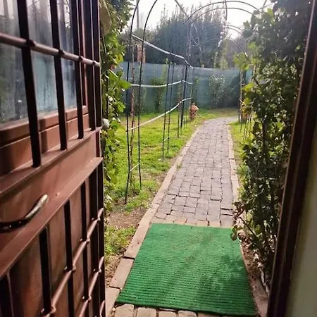 Appia Antica Giardino Parcheggio Fermata Bus 4 Ospiti Сasa de vacaciones *