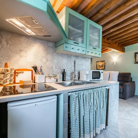 Holiday home Appia Antica Giardino Parcheggio Fermata Bus 4 Ospiti Rome