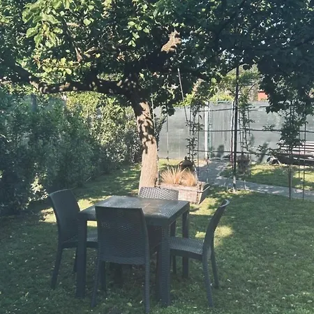 Holiday home Appia Antica Giardino Parcheggio Fermata Bus 4 Ospiti Rome